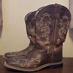 Brown Embroidered Western Boots